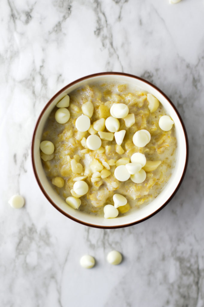 Macadamia and White Chocolate Oatmeal