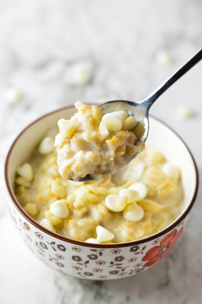 Macadamia and White Chocolate Oatmeal