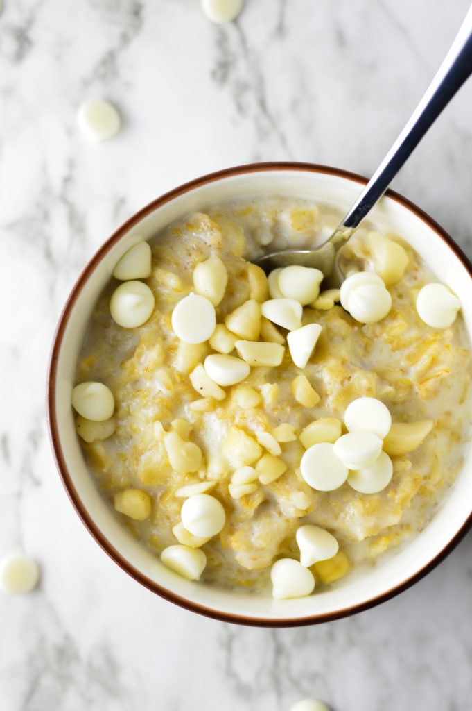 Macadamia and White Chocolate Oatmeal