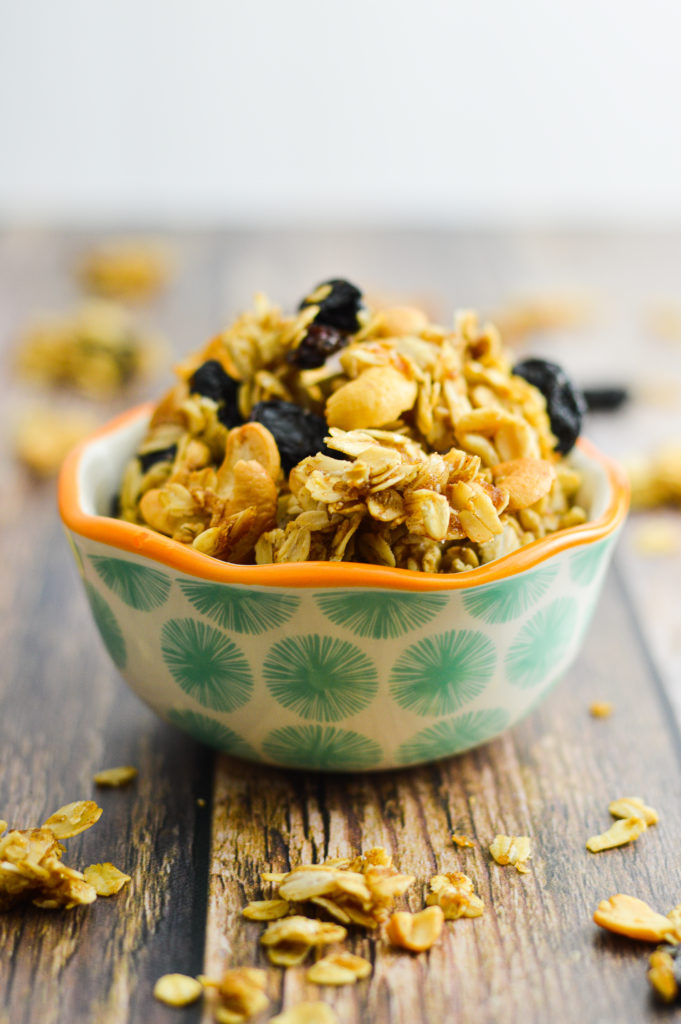 Cashew Vanilla Granola