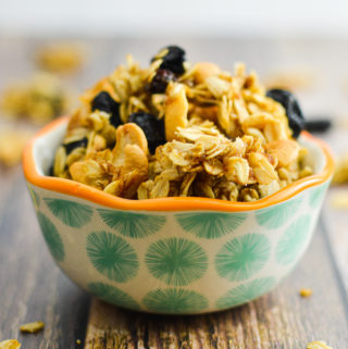 Cashew Vanilla Granola