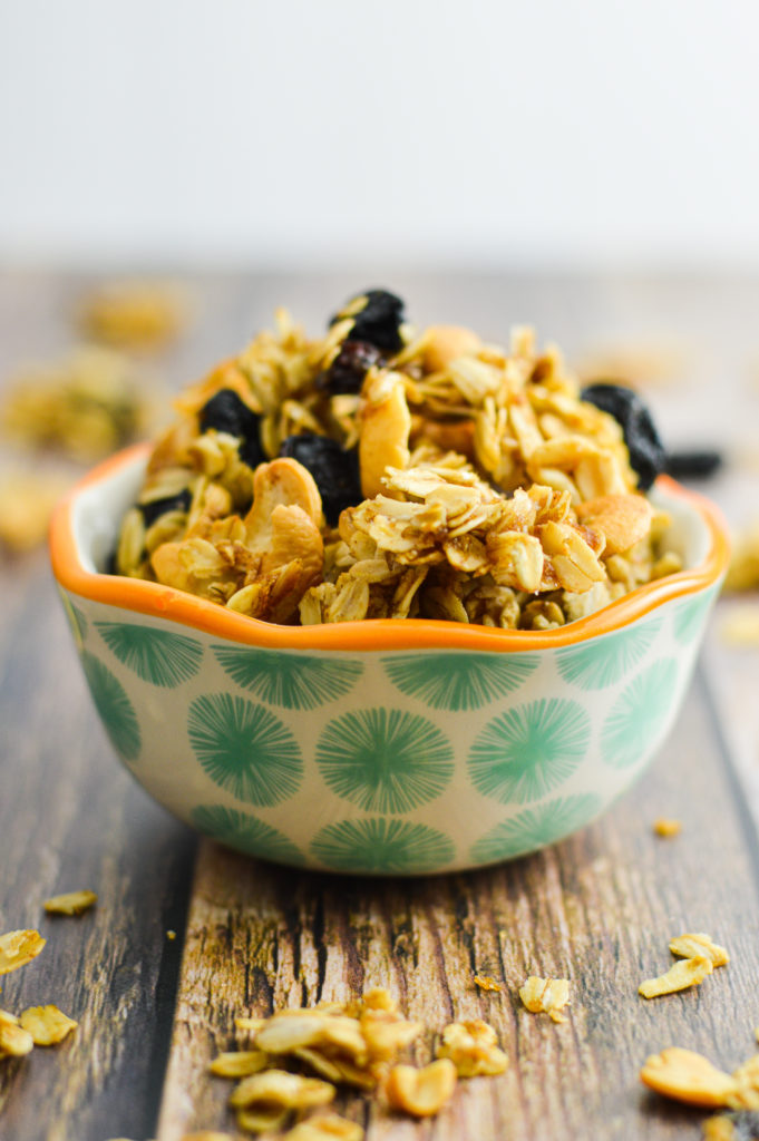 Cashew Vanilla Granola