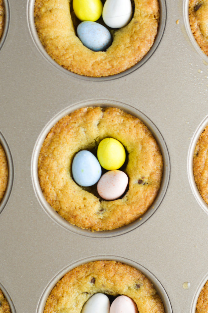 Easter Egg Chocolate Chip Cookie Cups