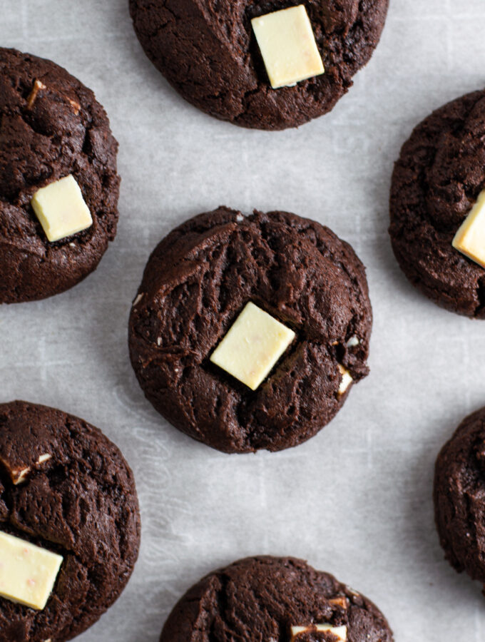 Peppermint Chunk Brownie Cookies