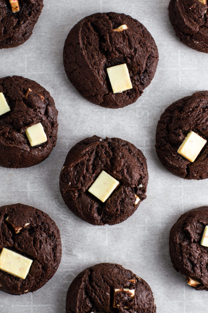 Peppermint Chunk Brownie Cookies