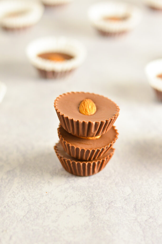 Almond Mini Nutella Cups