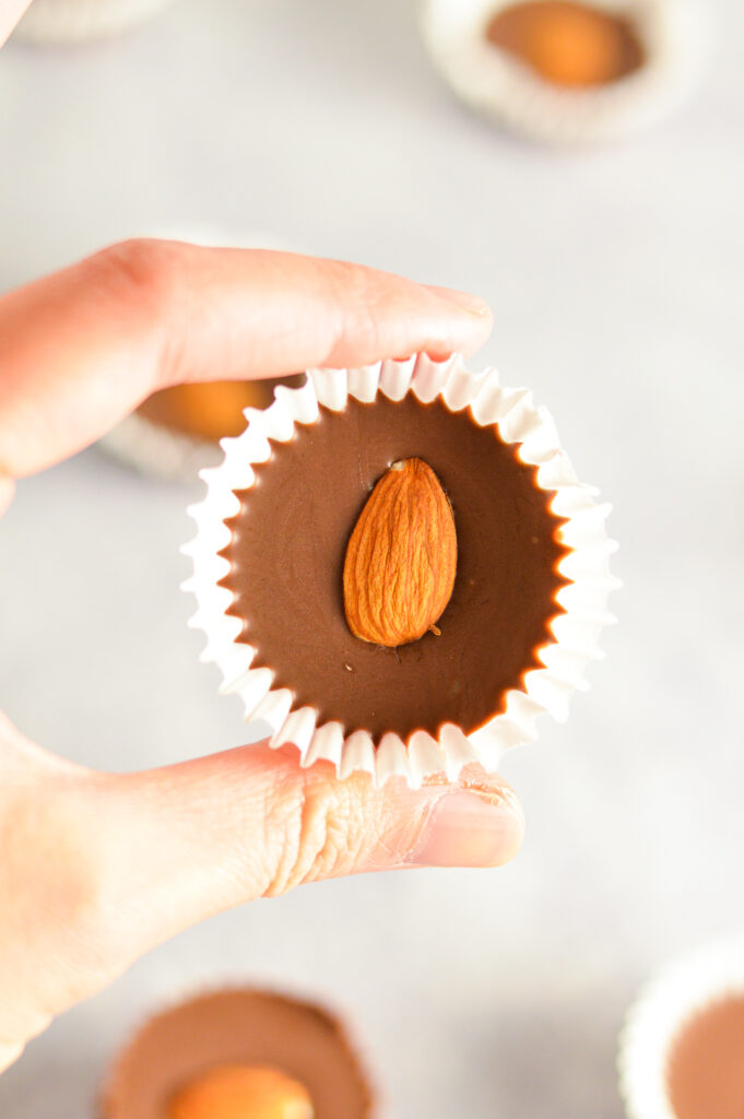 Almond Mini Nutella Cups