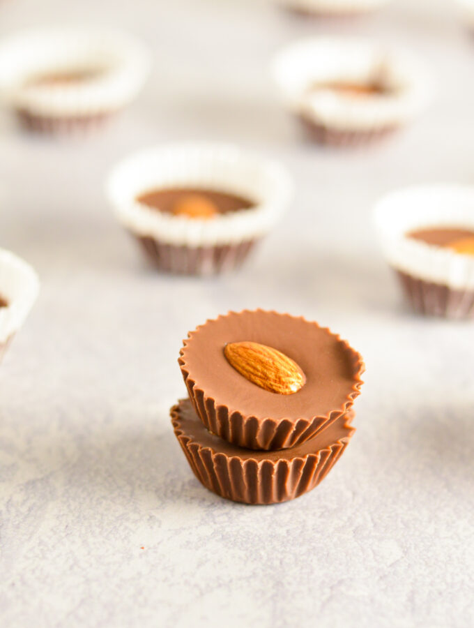 Almond Mini Nutella Cups