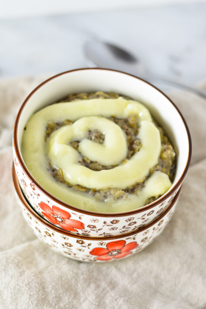 Cinnamon Roll Oatmeal