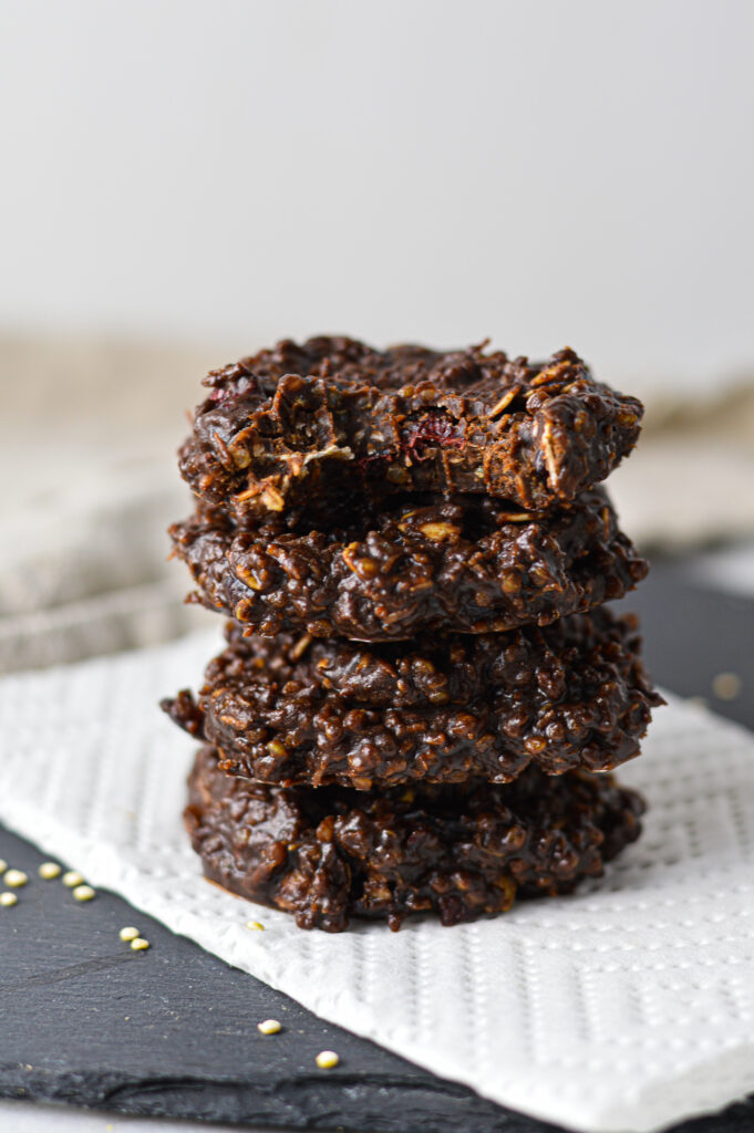 No Bake Cranberry Chocolate Quinoa Cookies