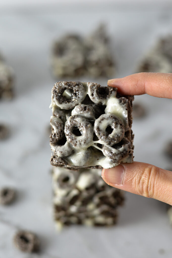 Oreo O's Marshmallow Squares