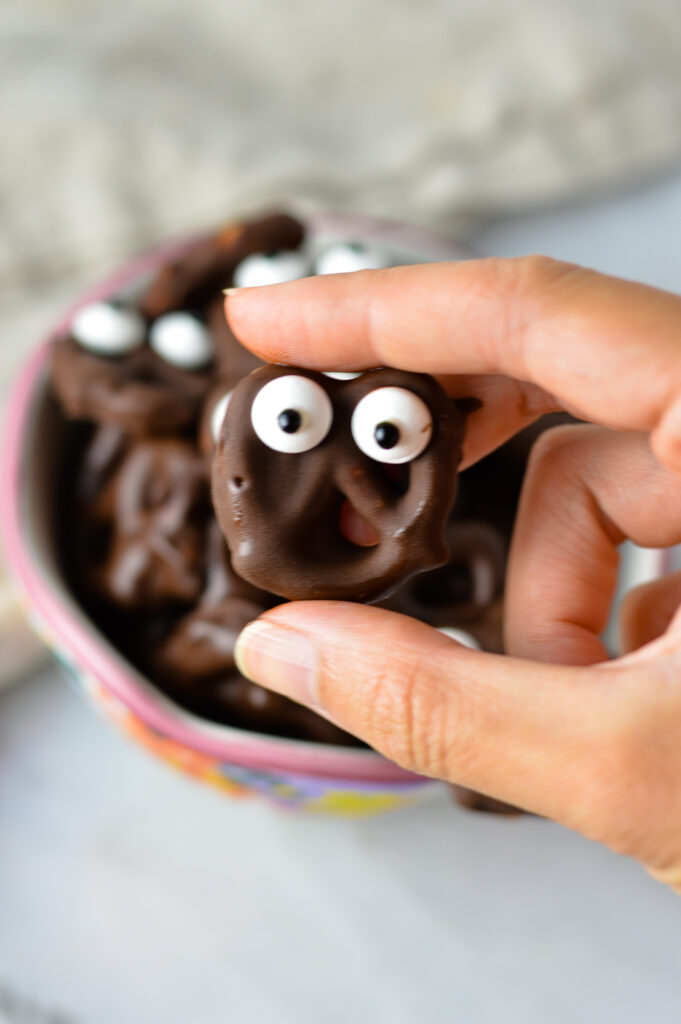 Halloween Chocolate Pretzels