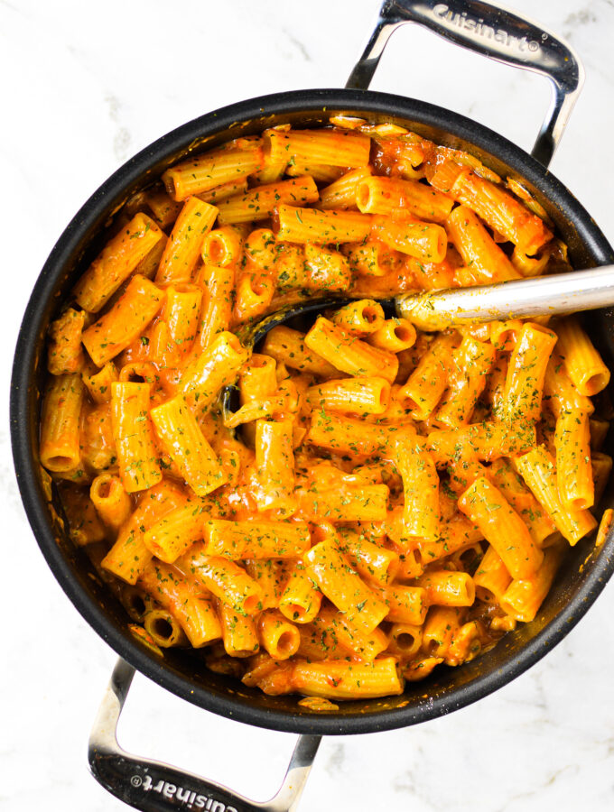 One Pot Cheesy Chicken Pasta