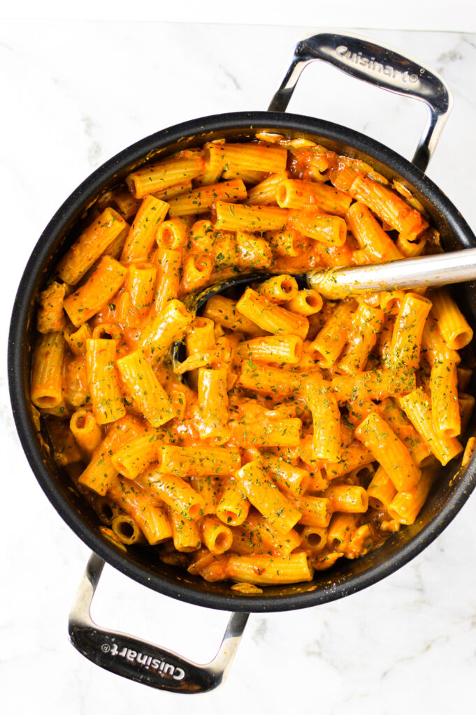 One Pot Cheesy Chicken Pasta