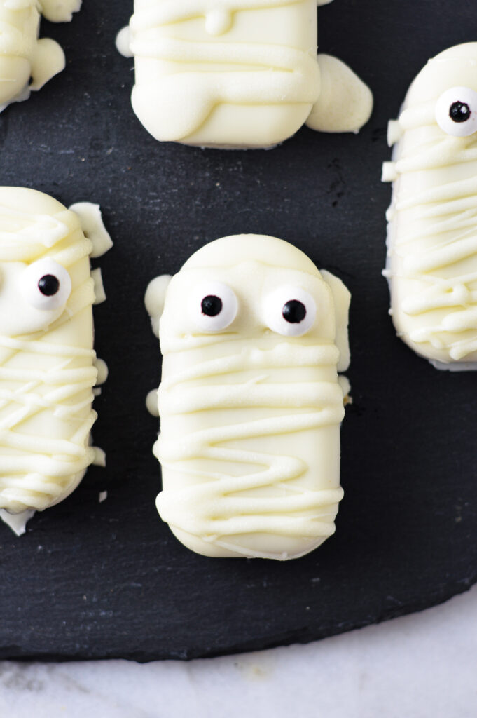 Cake Mix Mummy Cakesicles