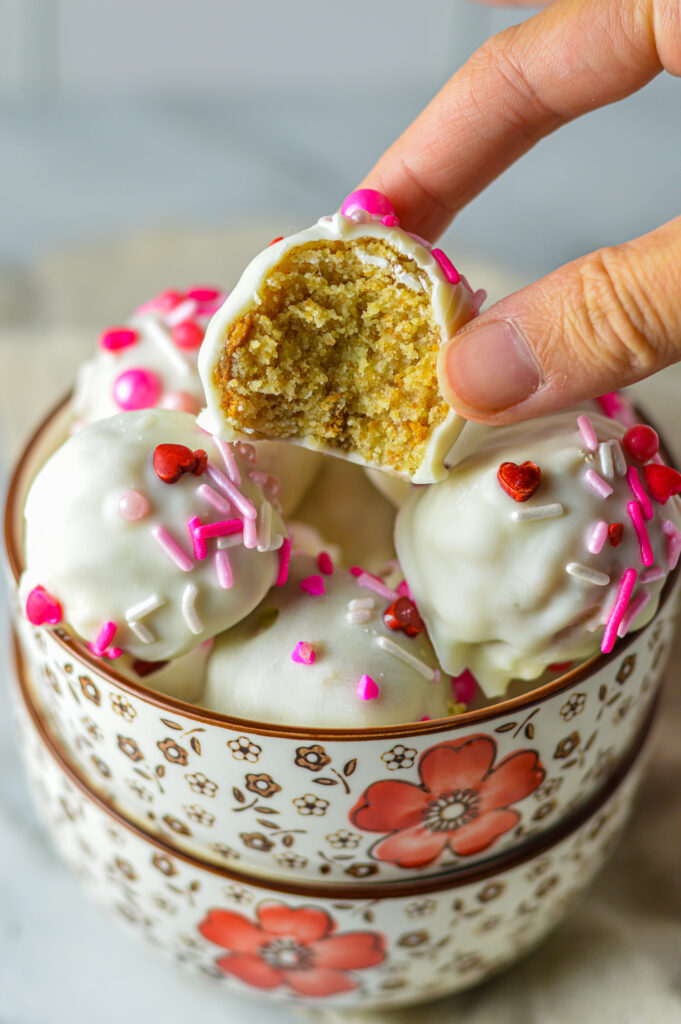 Easy Valentine's Day Cake Balls