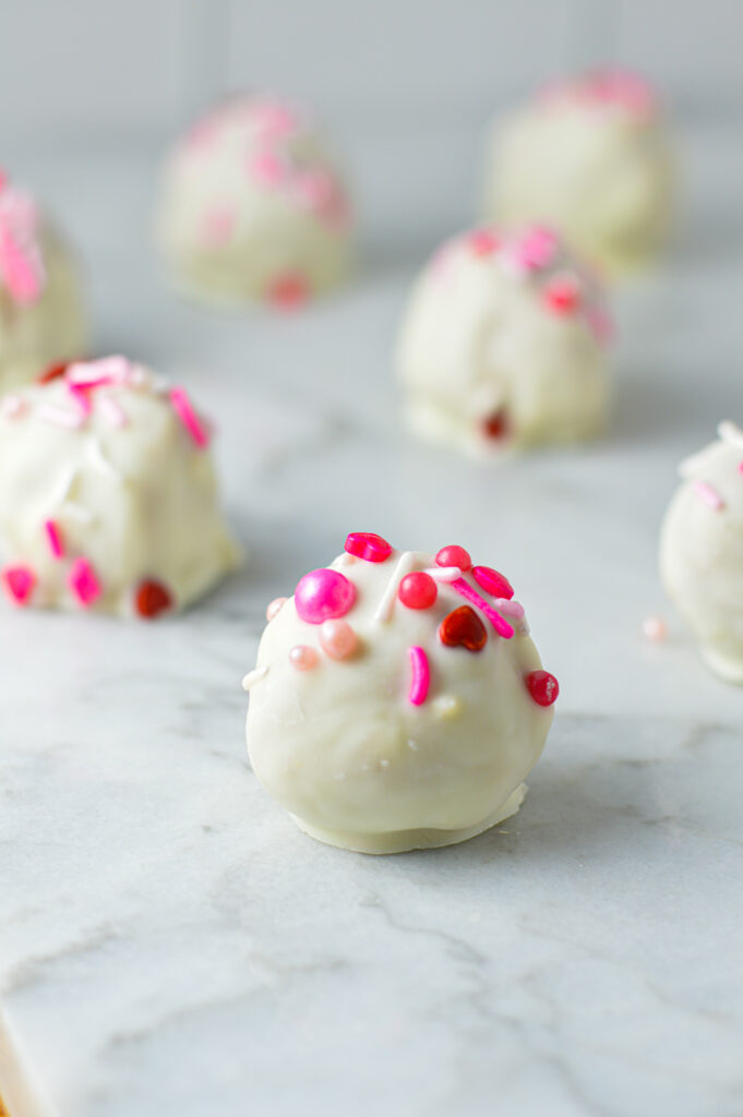 Easy Valentine's Day Cake Balls