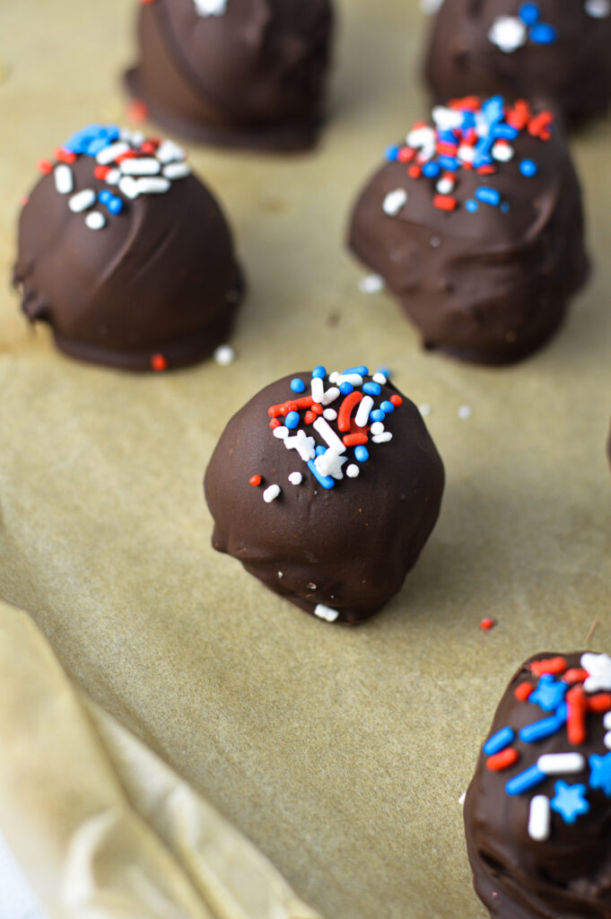 Easy 4th of July Cake Balls