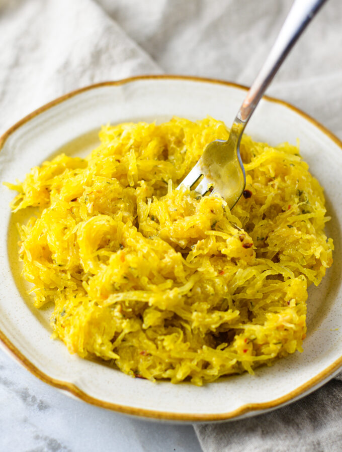 Instant Pot Garlic Parmesan Spaghetti Squash