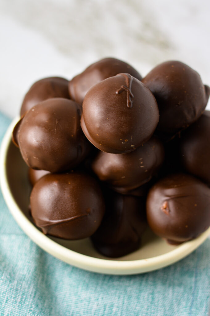 Crunchy Peanut Butter Chocolate Truffles