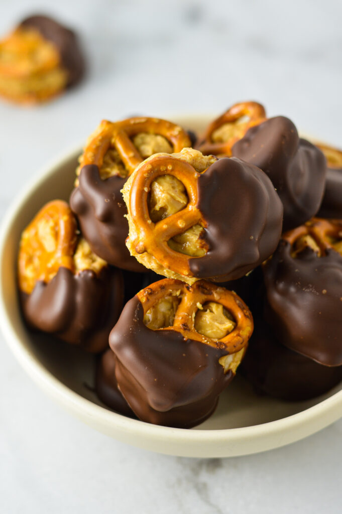 Crunchy Peanut Butter Pretzel Bites