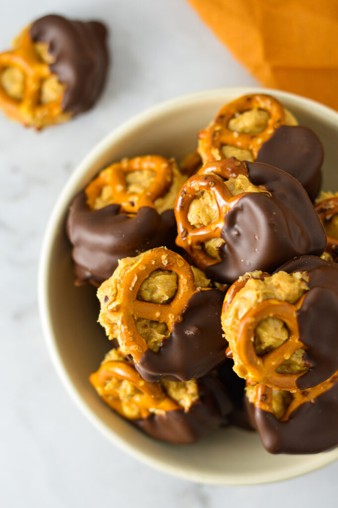 Crunchy Peanut Butter Pretzel Bites