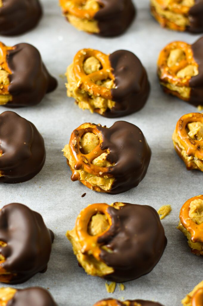 Crunchy Peanut Butter Pretzel Bites