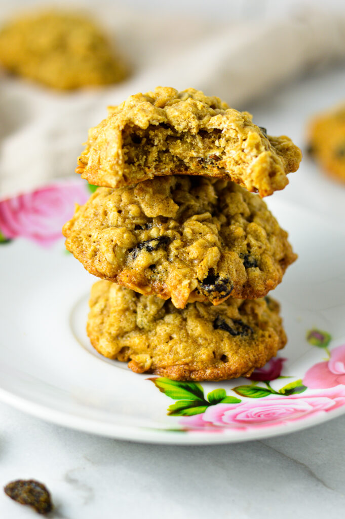 Oatmeal Rum Raisin Cookies