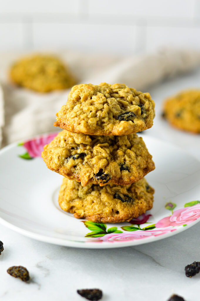 Oatmeal Rum Raisin Cookies