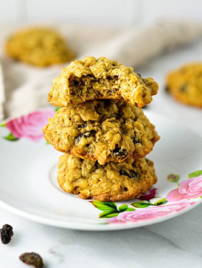 Oatmeal Rum Raisin Cookies