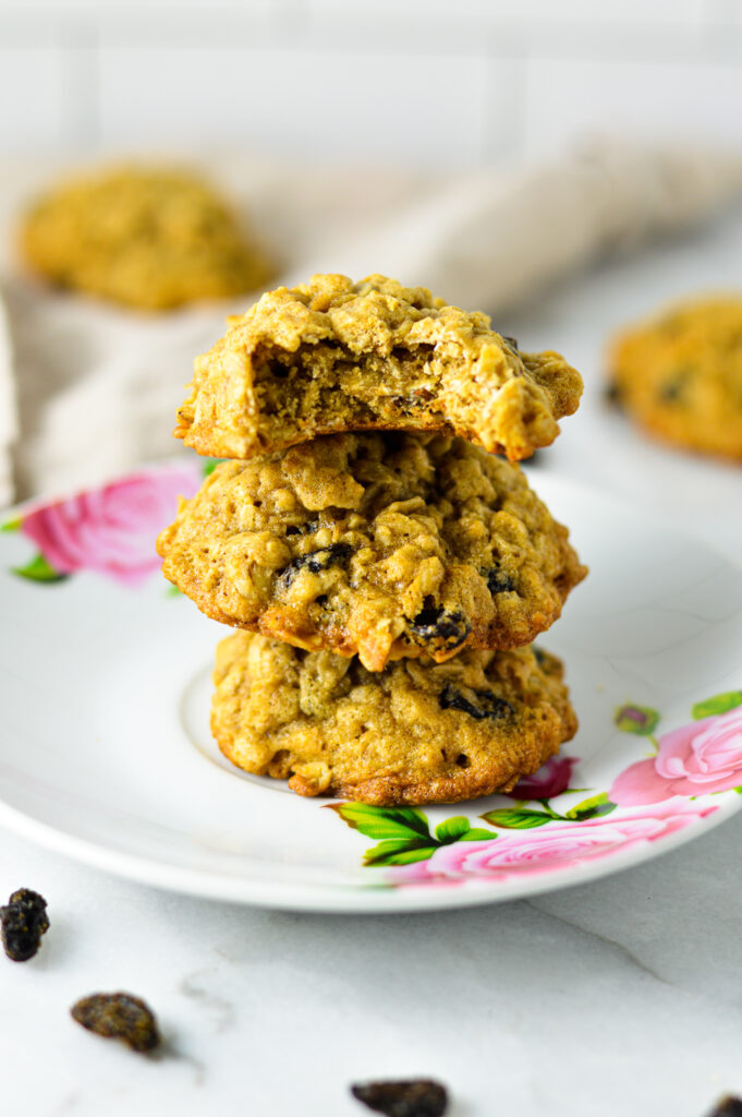 Oatmeal Rum Raisin Cookies