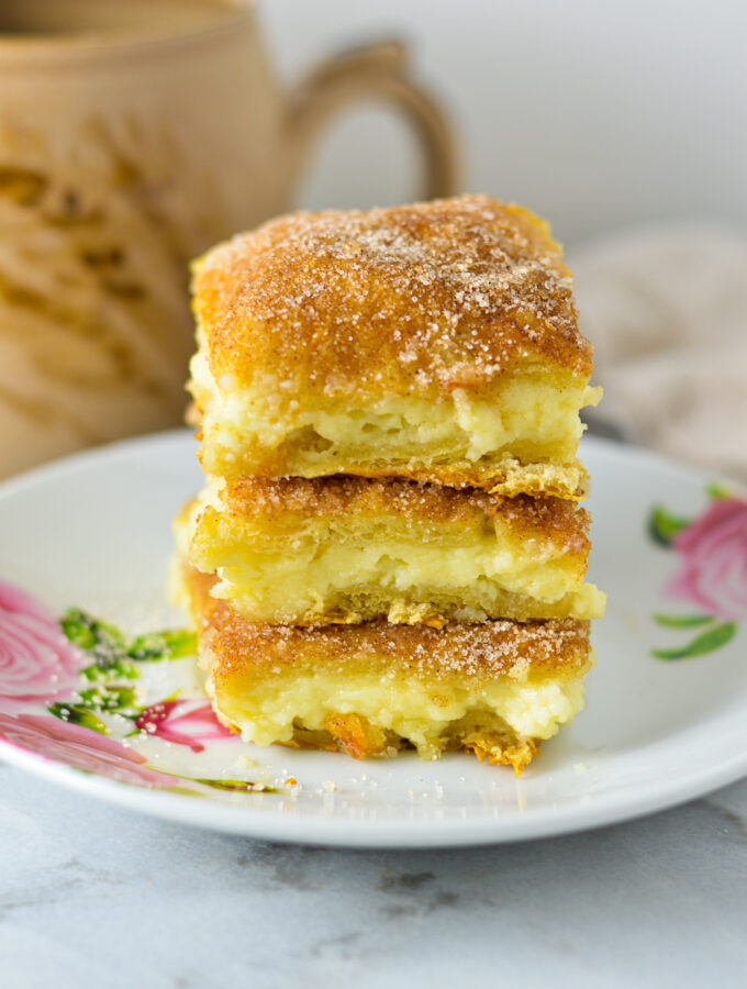 Easy Churro Cheesecake Bars