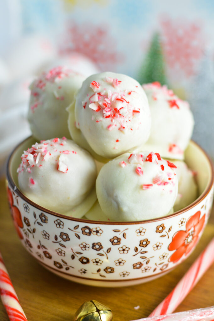 Easy Peppermint Cake Balls