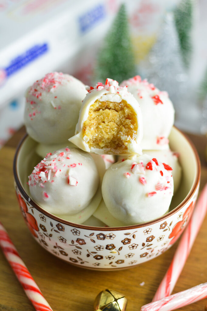 Easy Peppermint Cake Balls