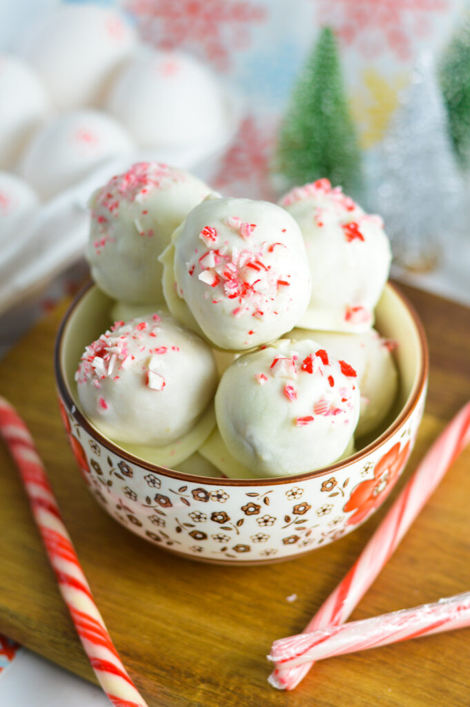 Easy Peppermint Cake Balls