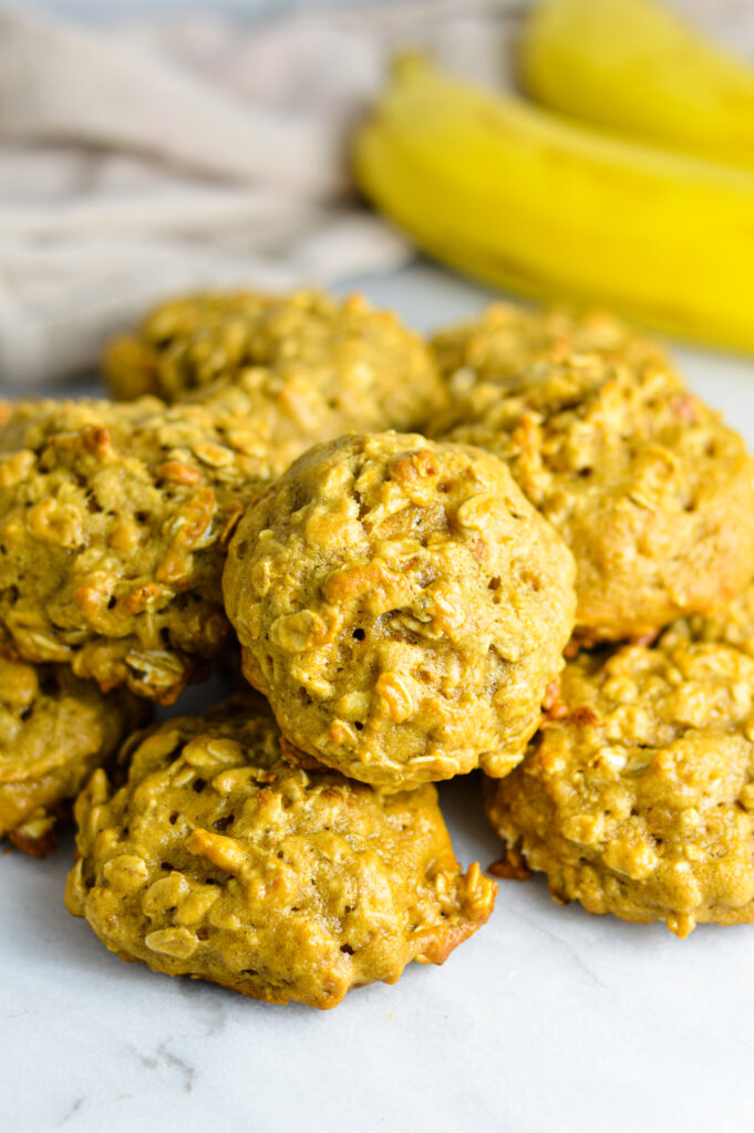 Healthy Peanut Butter and Banana Oat Cookies